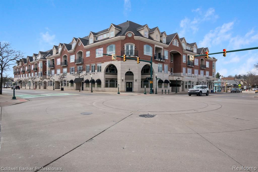 801 W Ann Arbor Trail 306