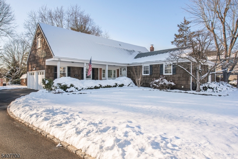 3 Maple Ct, East Hanover Twp., NJ