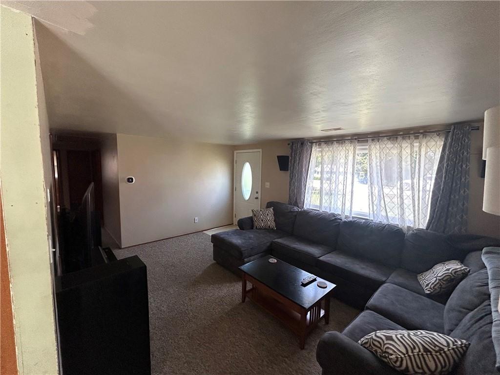 8105 N Summit Street