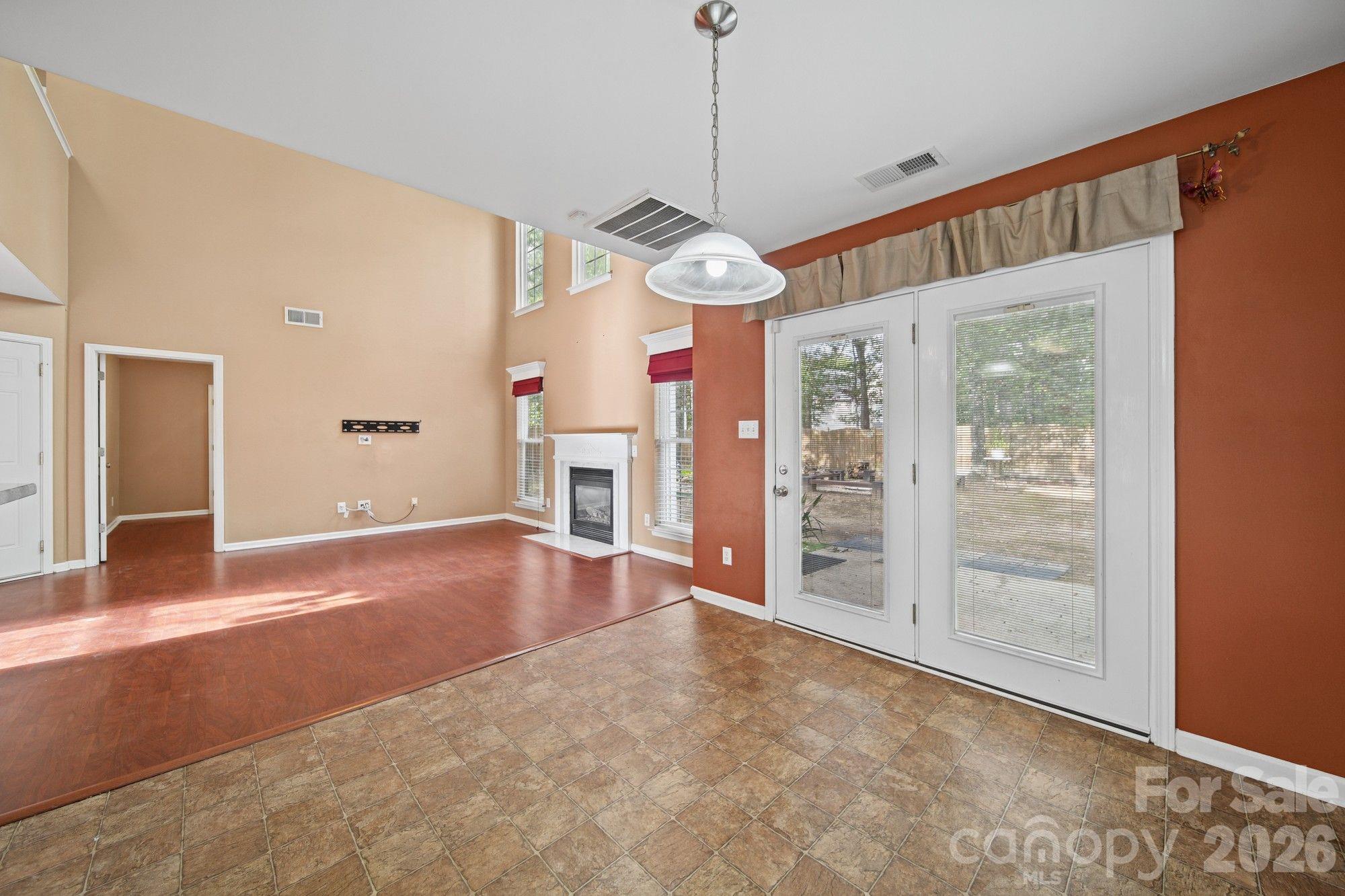 1617 Winthrop Lane 101