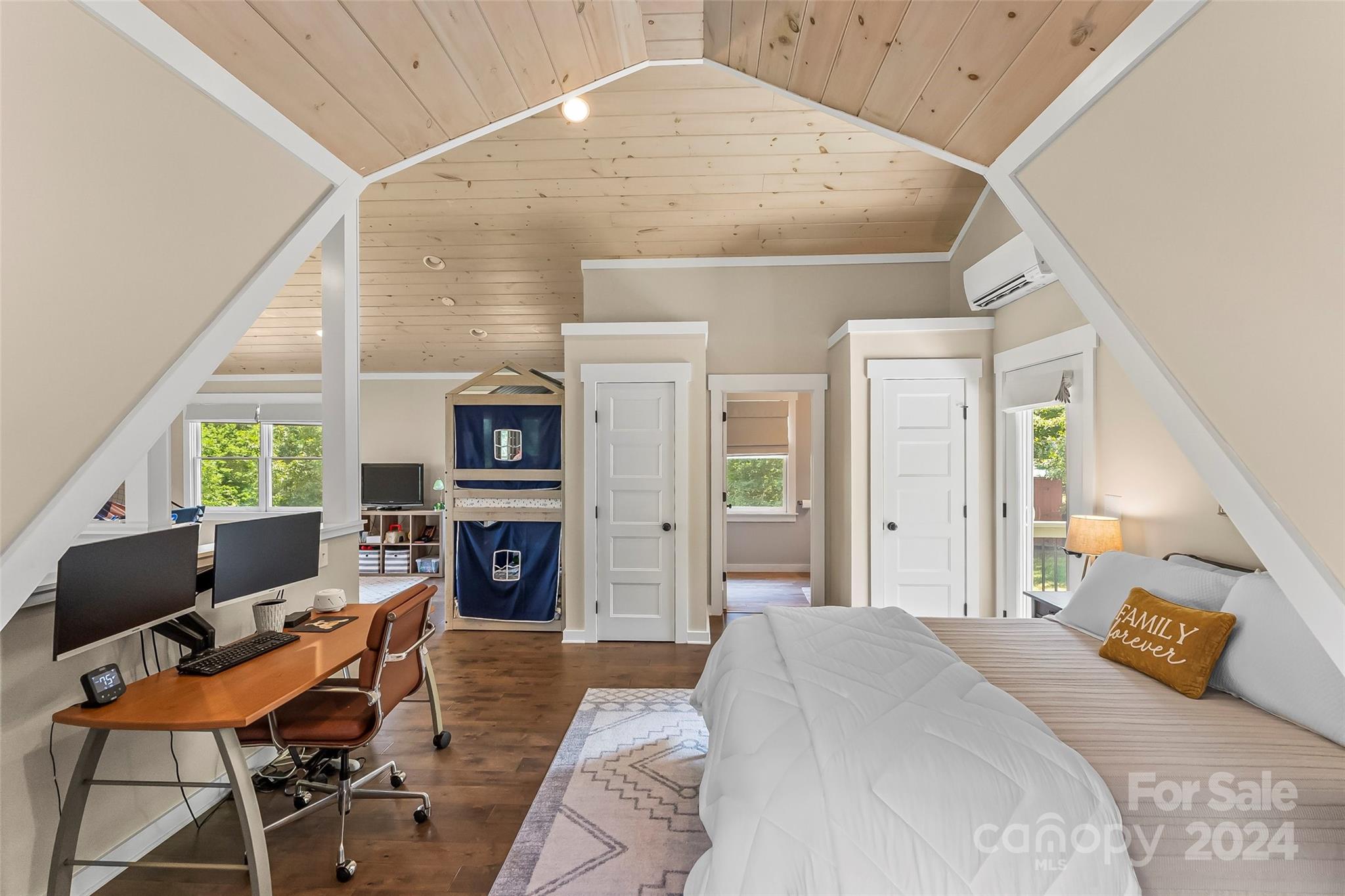 21 Lakeview Trail