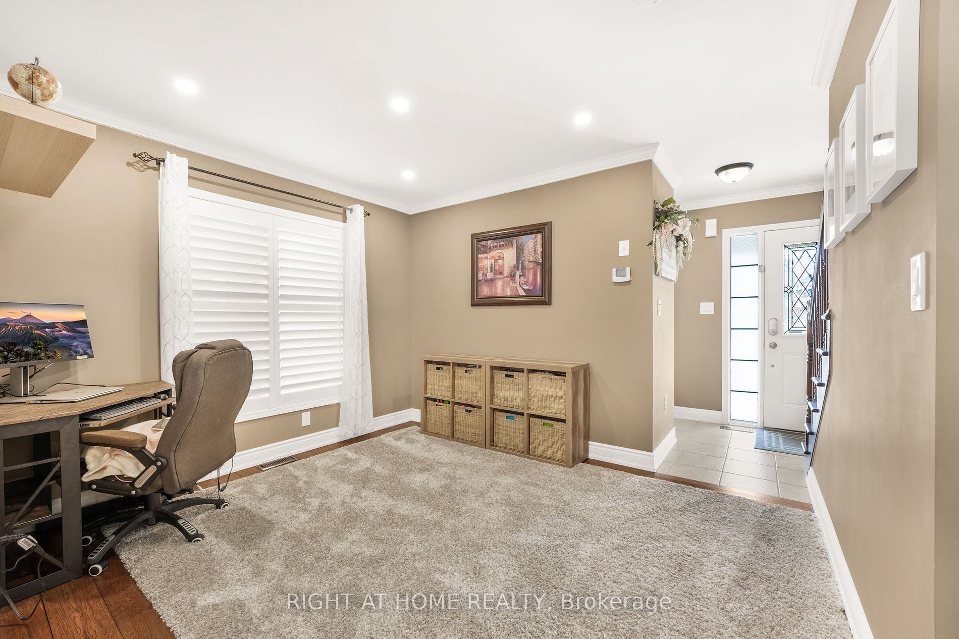177 Holland Circ