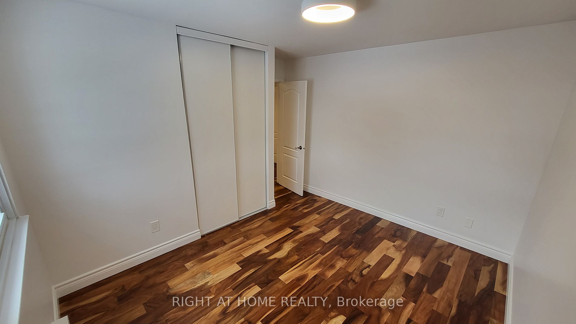 32 Niles Way