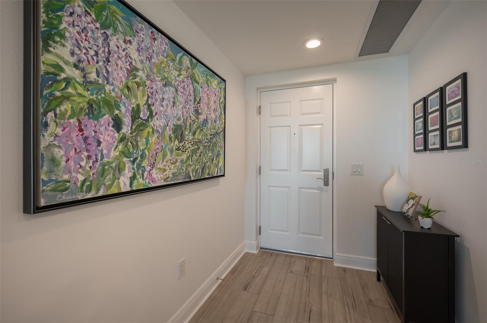 800 N Tamiami Trail 815