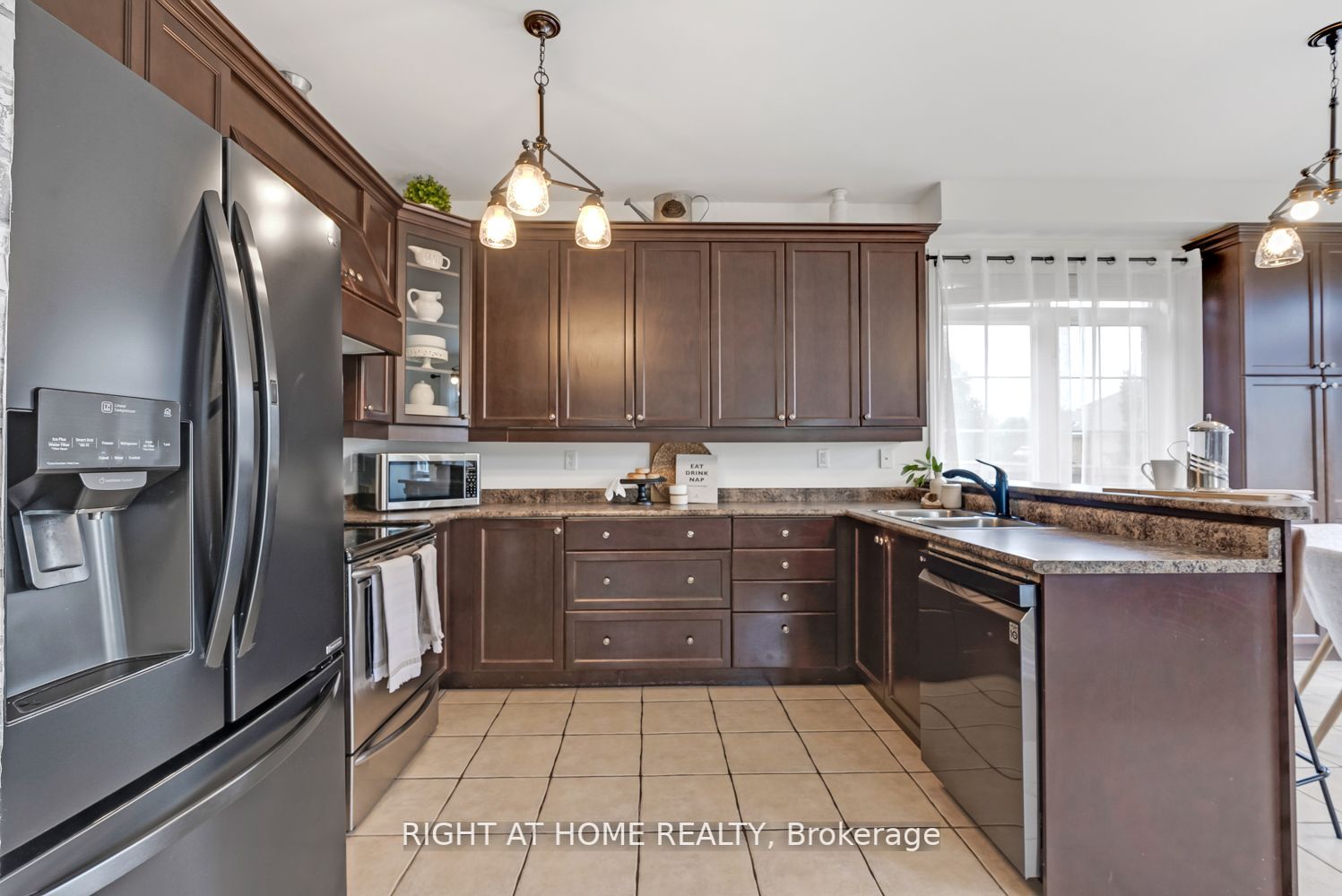 23 Don Morris Crt