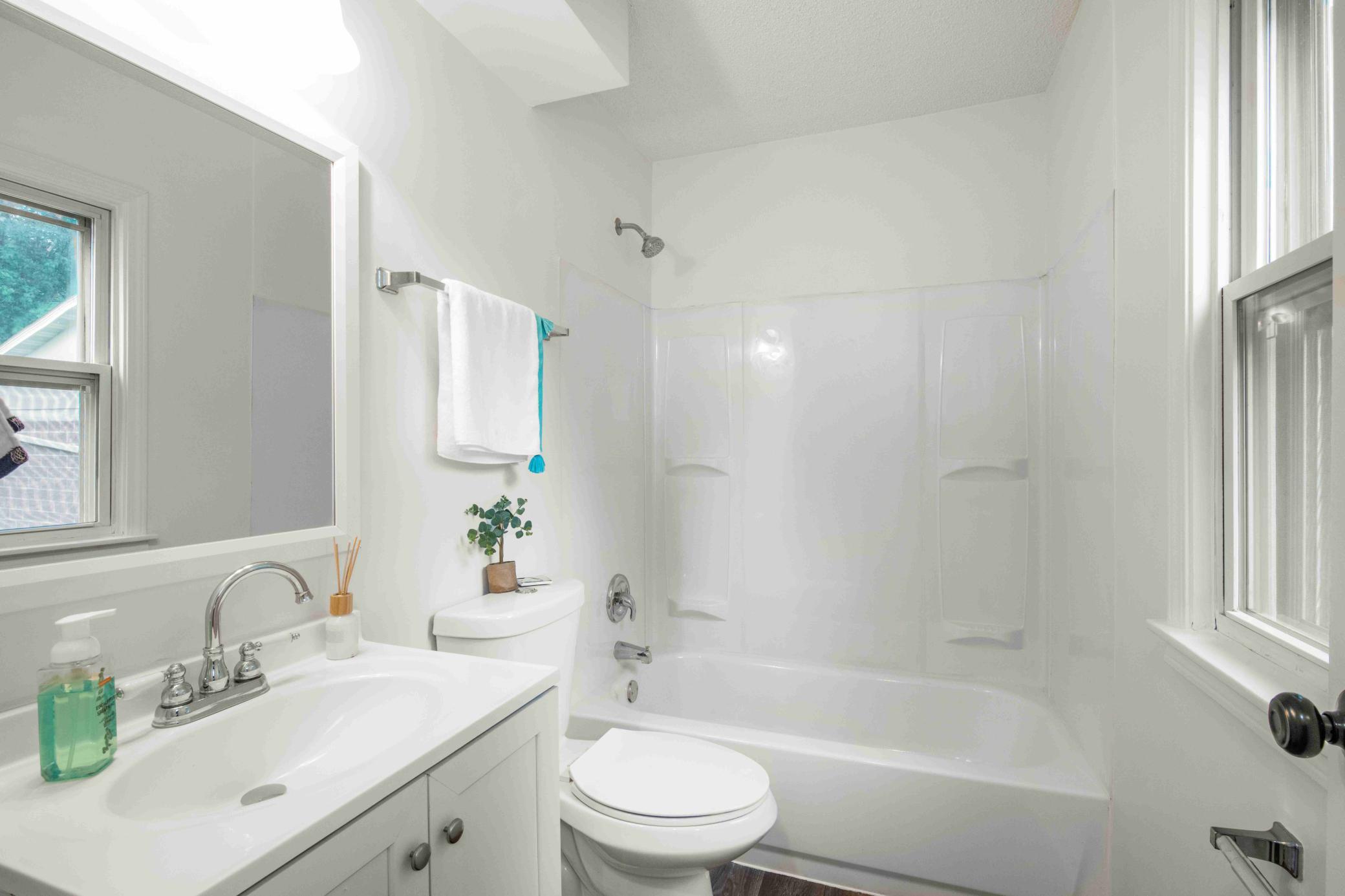 3080 Cleveland Avenue N