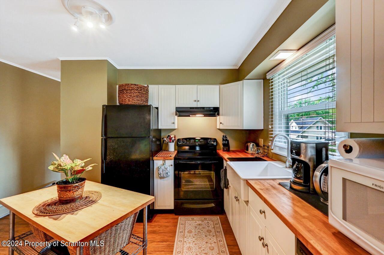 400 Montrose Avenue L113