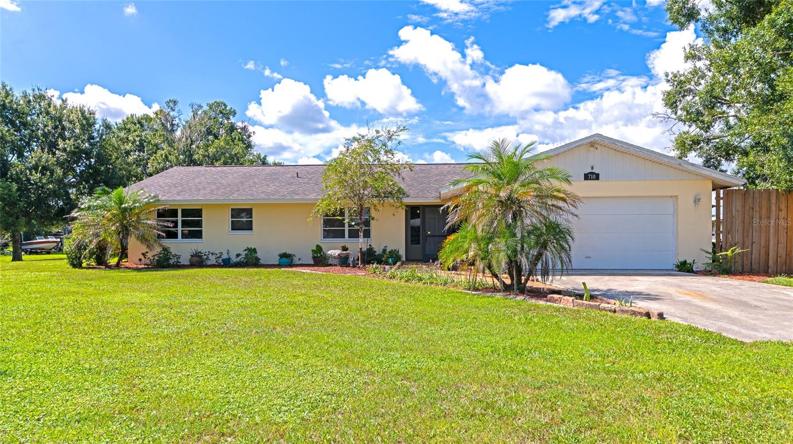 710 Myakka Rd