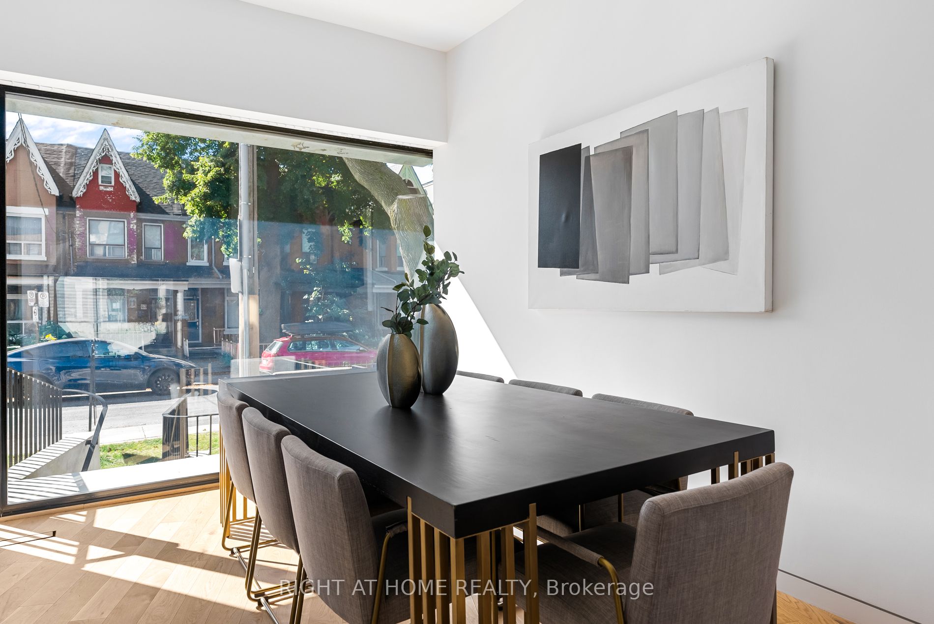 44 Foxley St