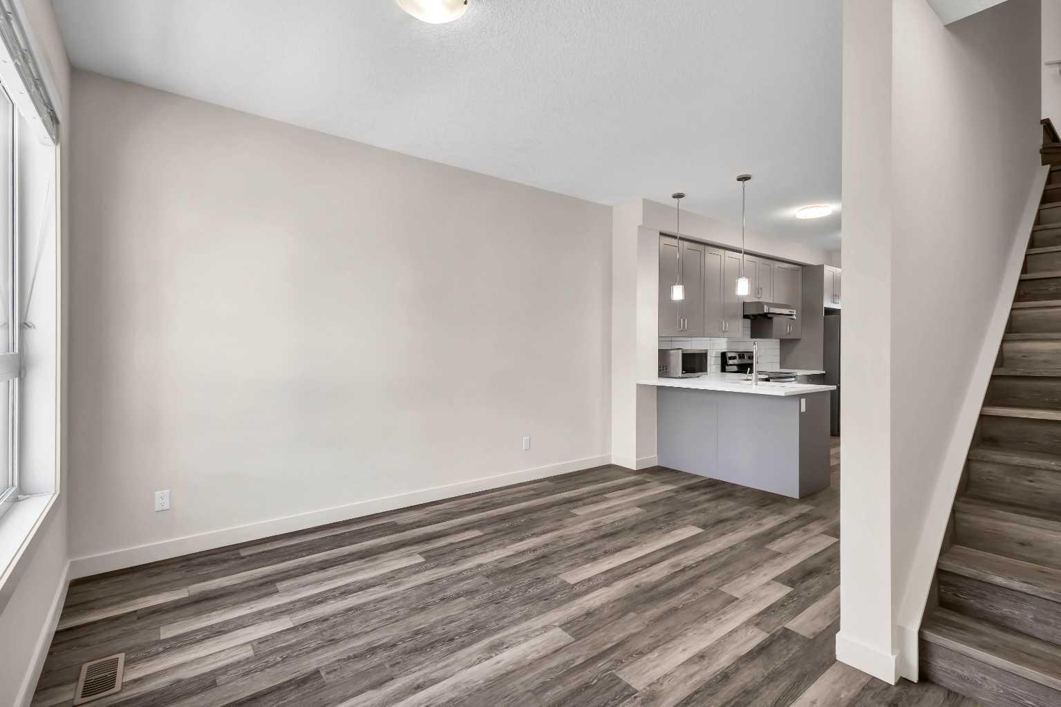 11 Evanscrest Mews NW 208