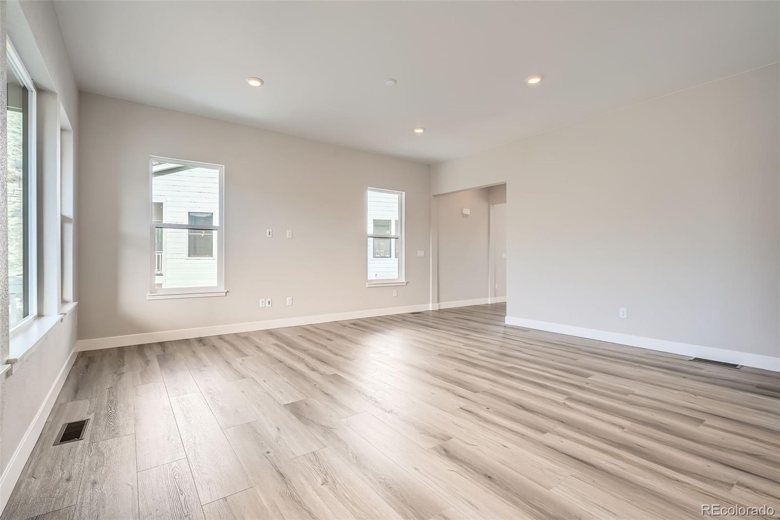 1807 Grayside Circle