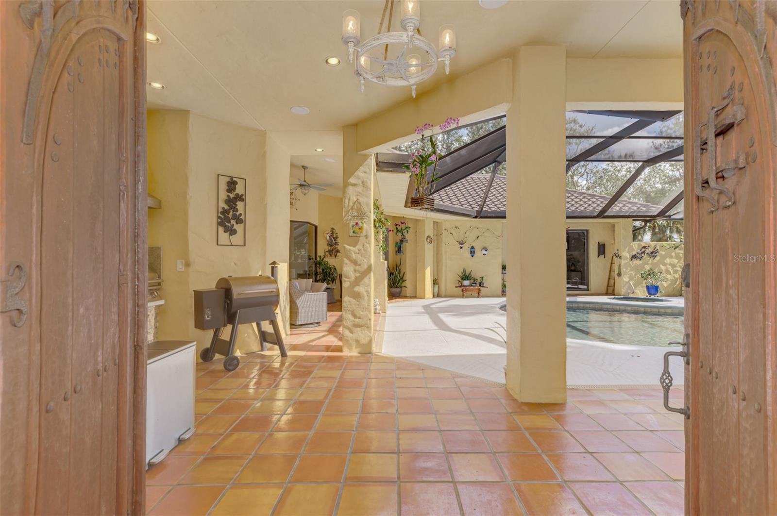 3060 Rivershore Lane