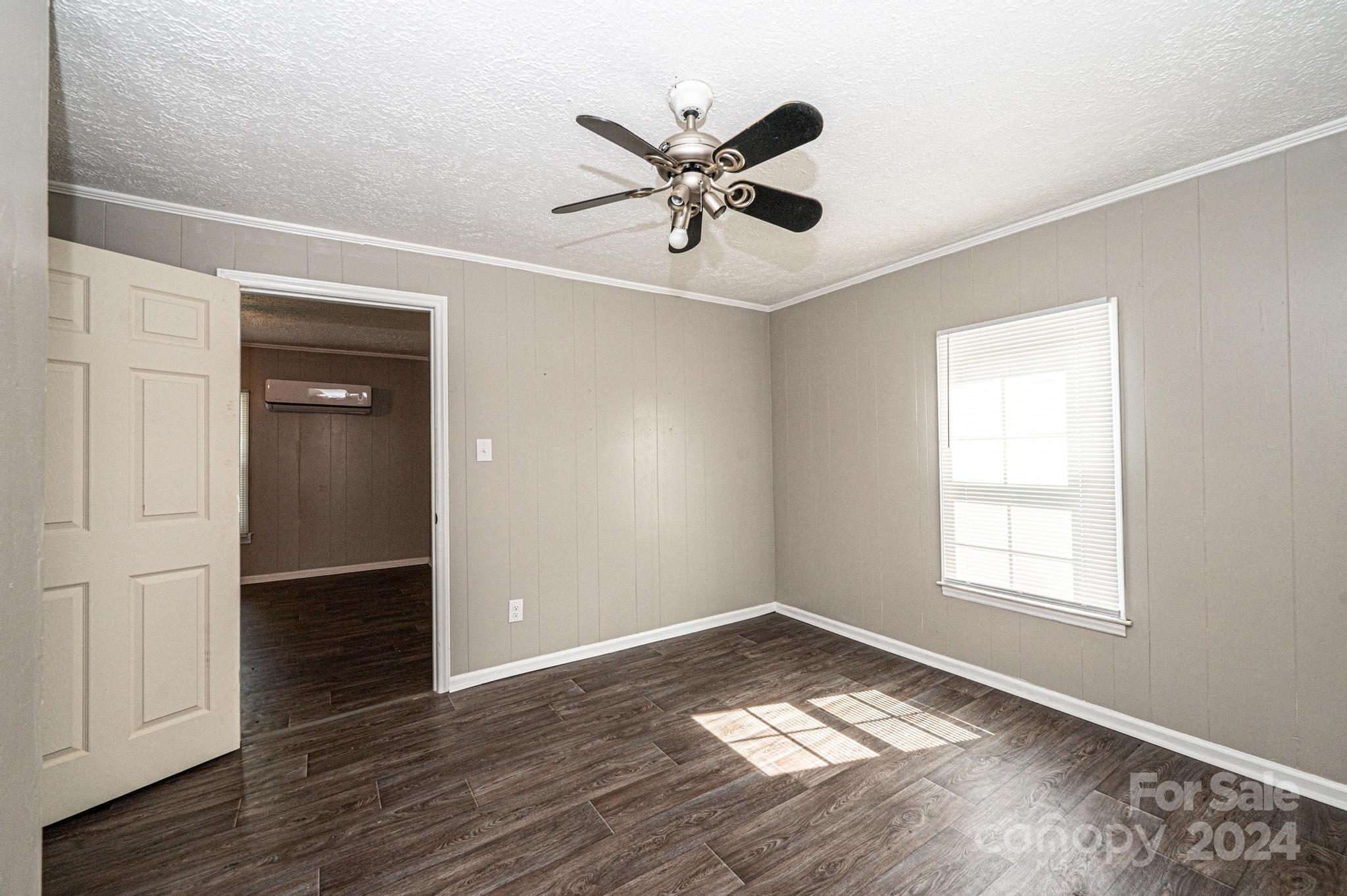 612 Center Street NW