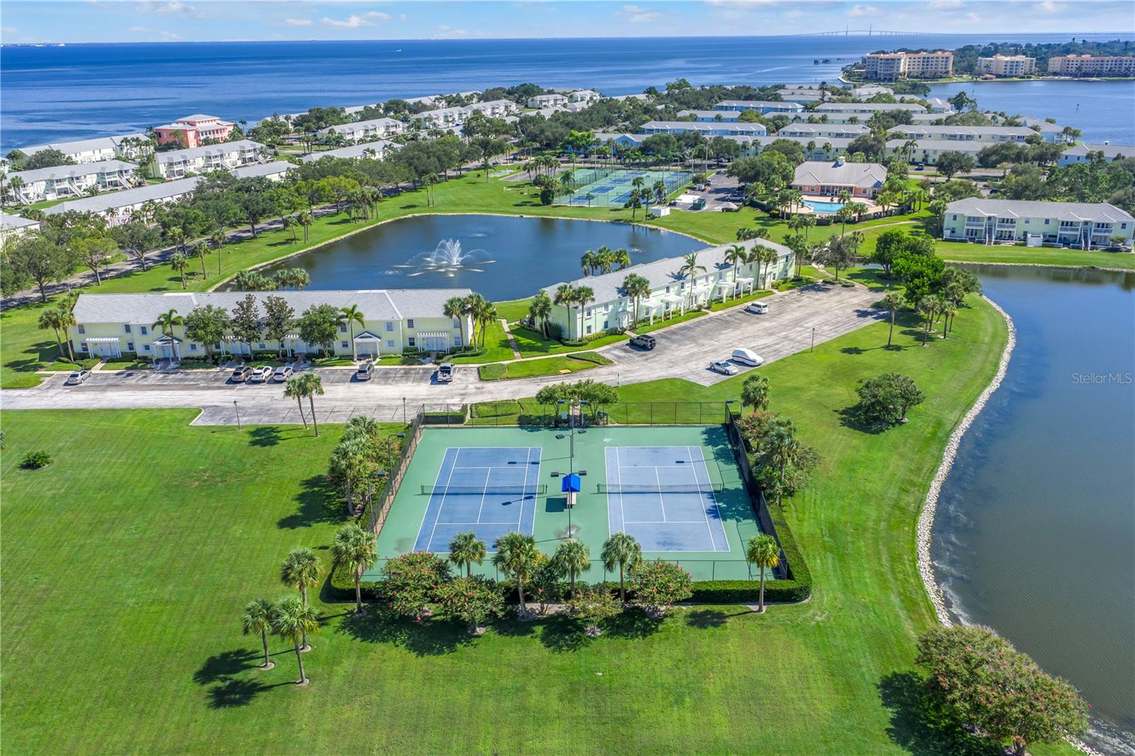 4982 Coquina Key Drive SE