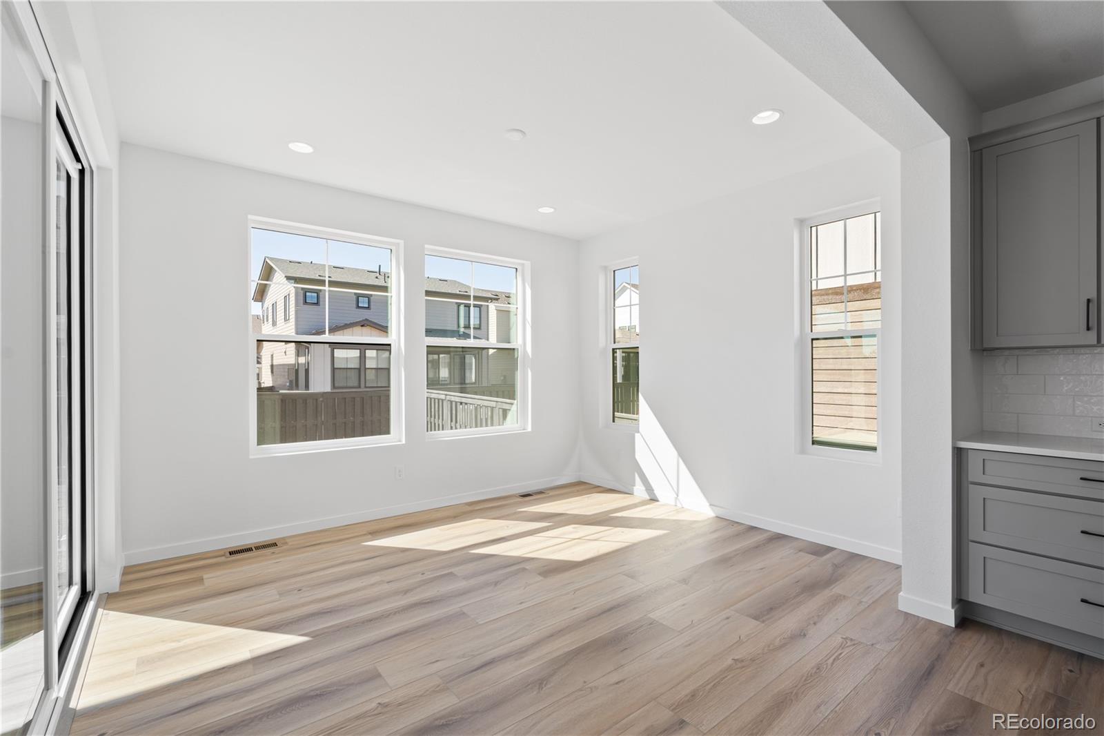 8892 Springsong Lane