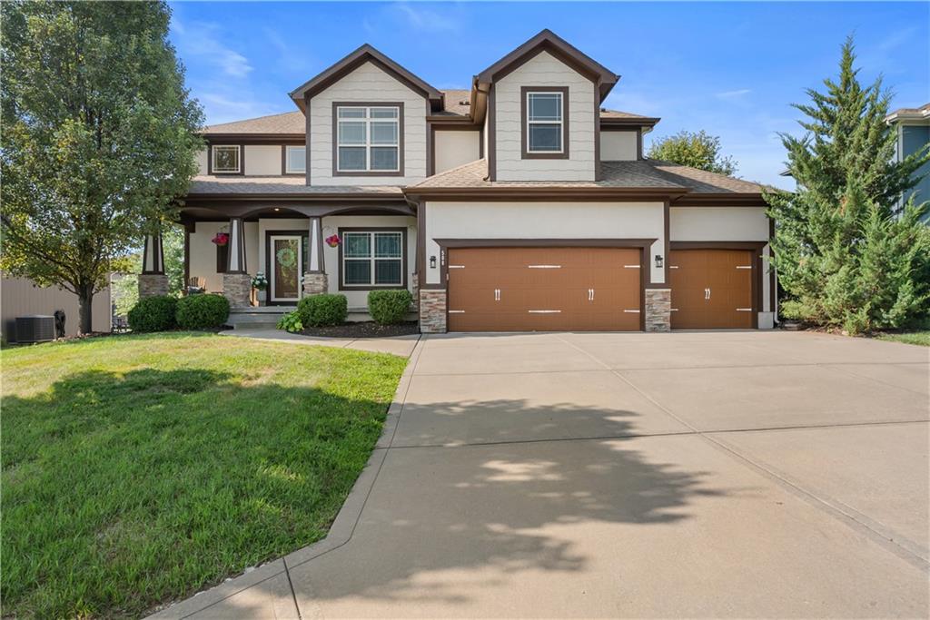 508 SW Lake Side Drive