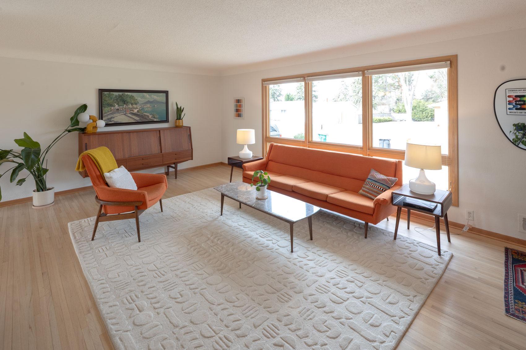 2420 Dunlap Street N