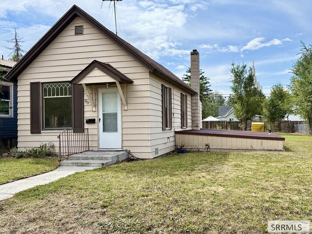 737 J Street