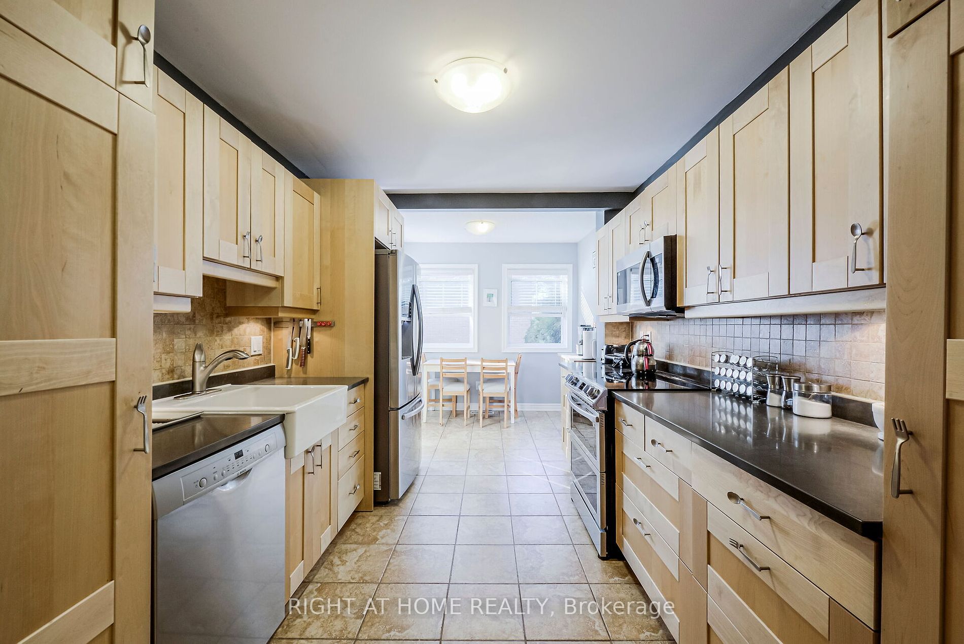 1380 Hampton St 1