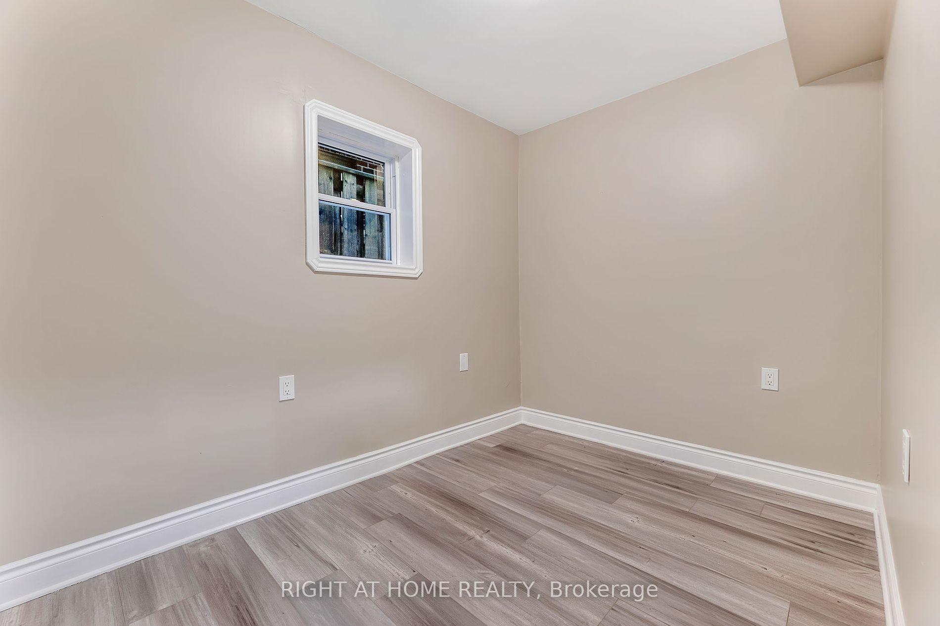100 Cromwell Ave 4