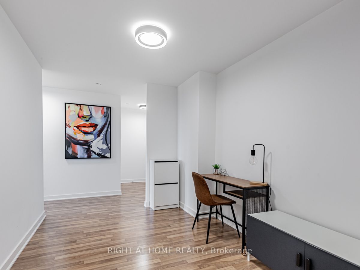120 Parliament St 413