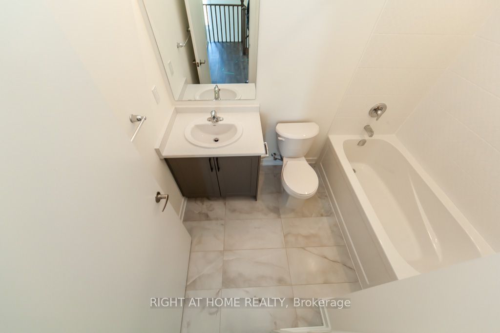 160 Densmore Rd 2104