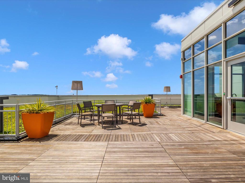 925 N Fairfax Street 405