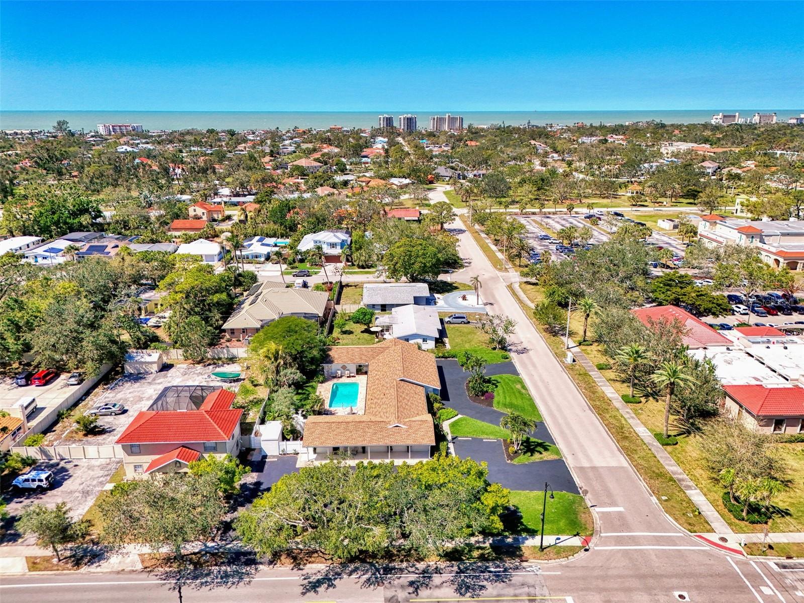 400 Nokomis Avenue S