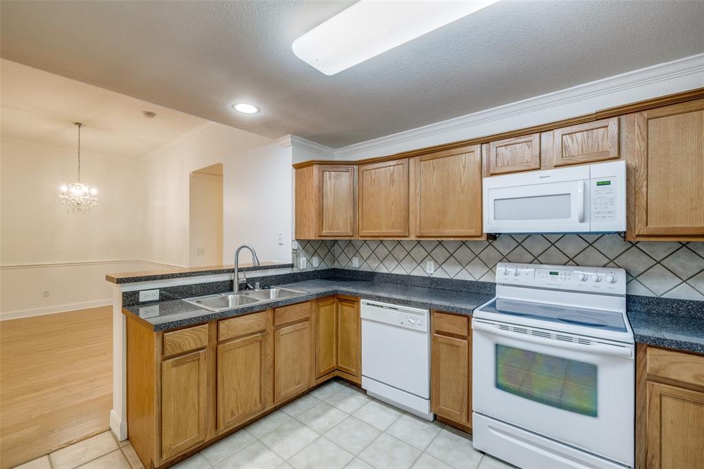 871 Kitty Hawk Lane