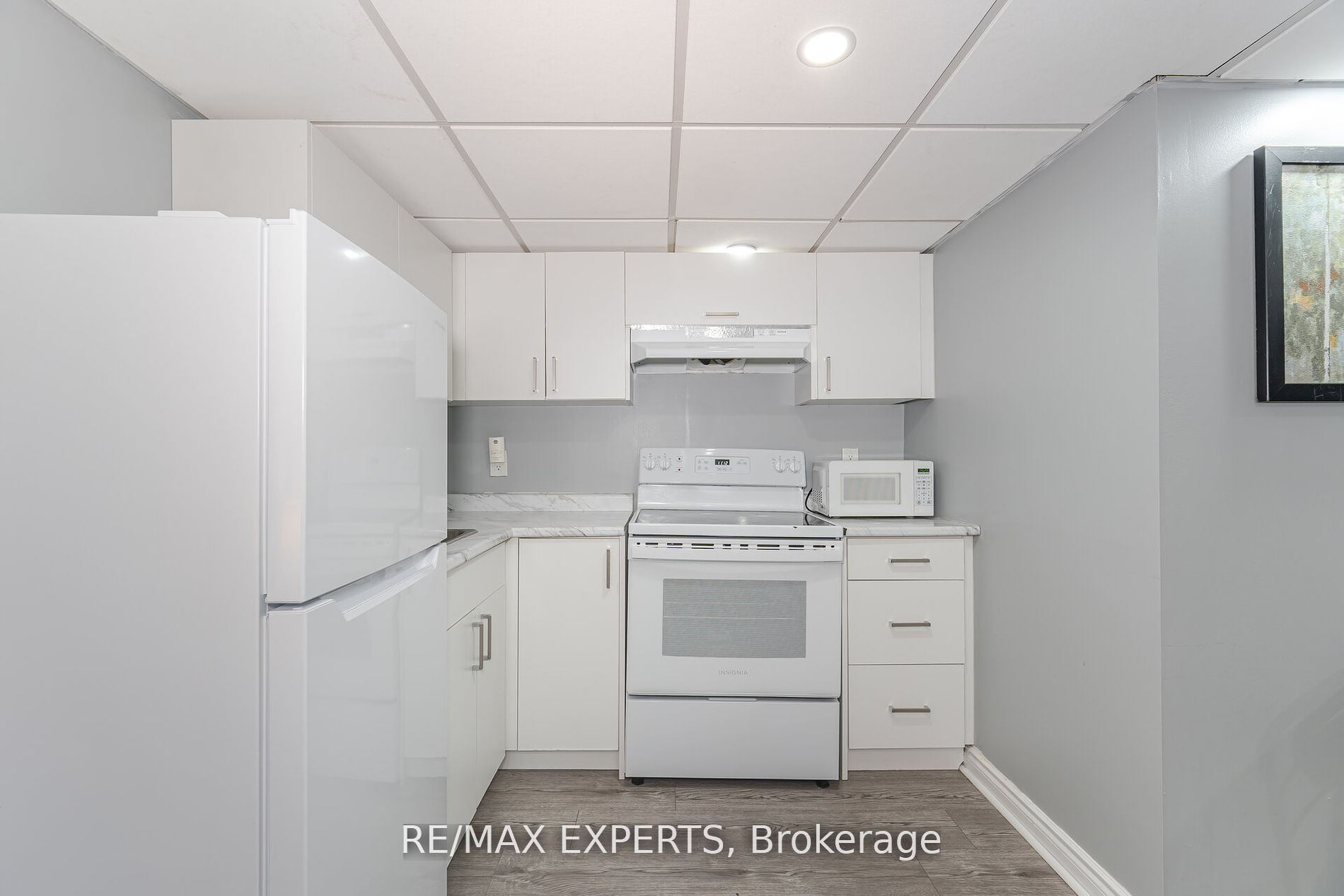 9 Grand River Crt