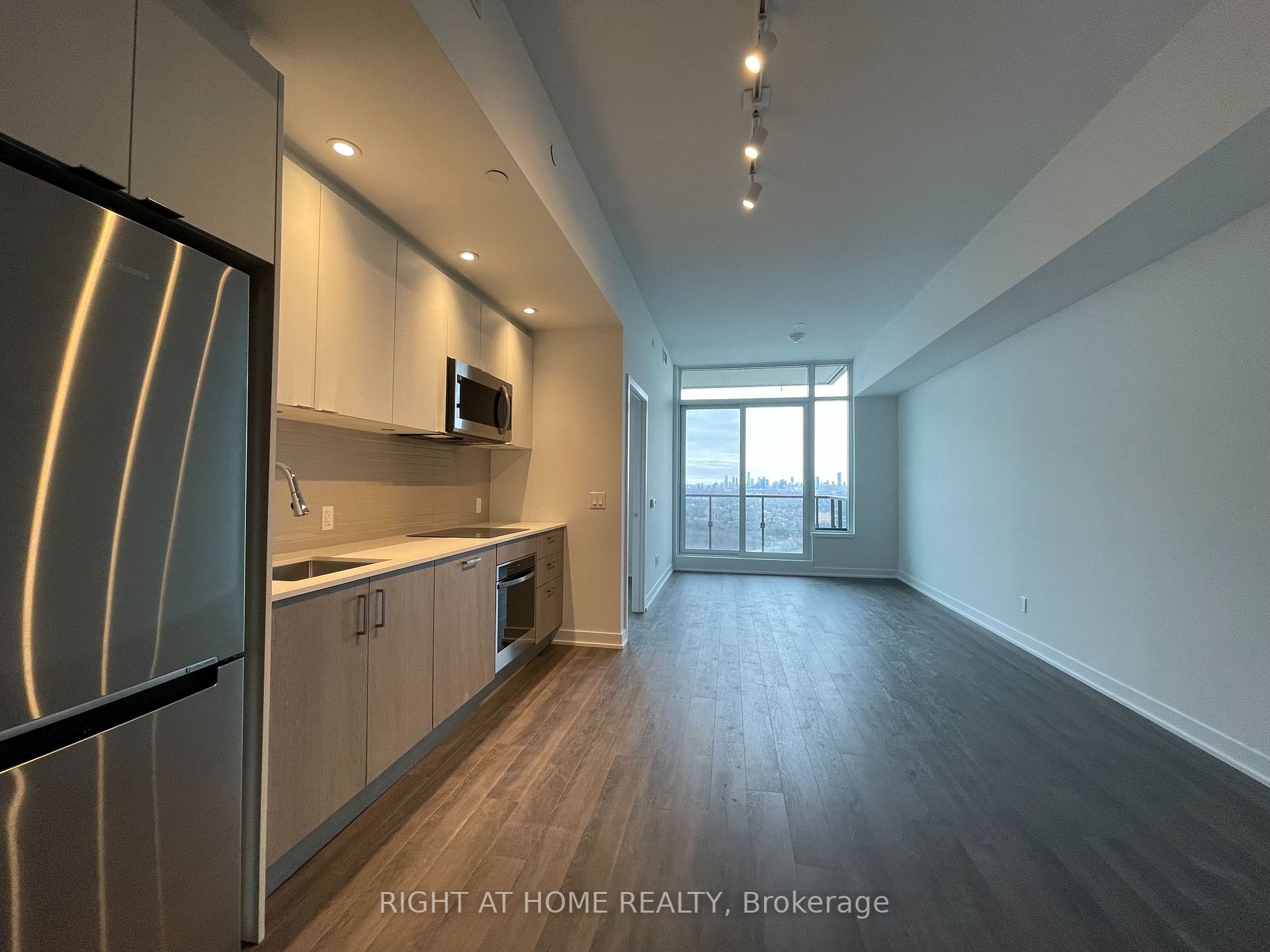 1926 W Lakeshore Blvd 4205