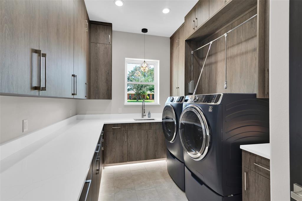 931 Waterloo Lake Drive