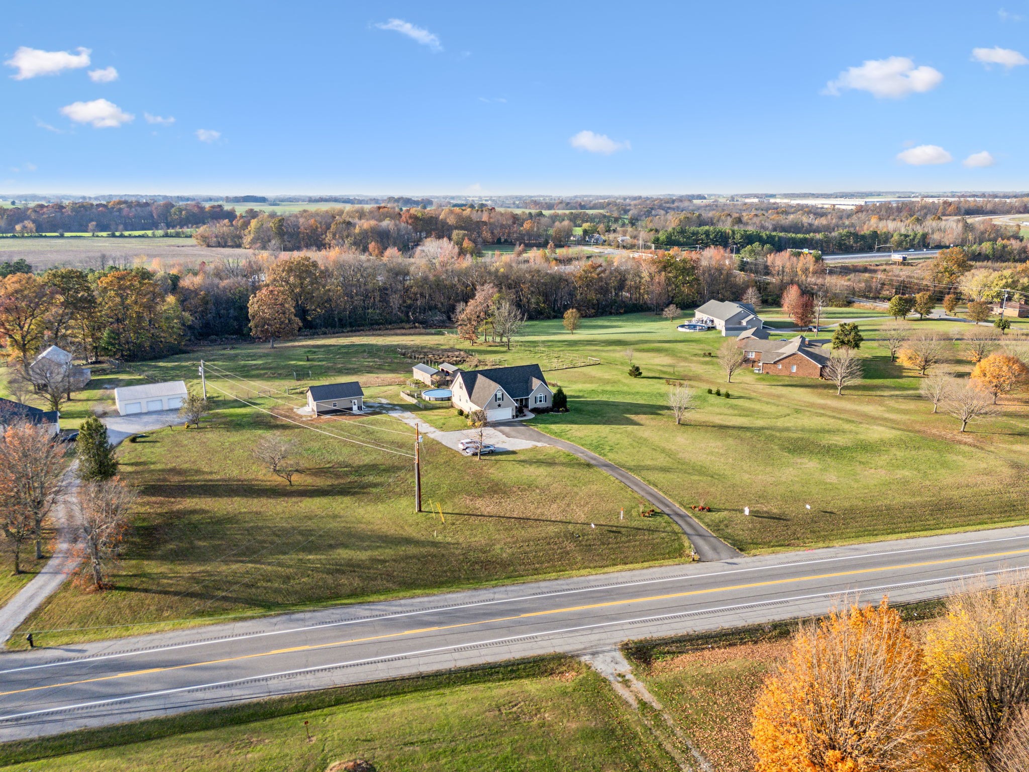 5881 Highway 31 W