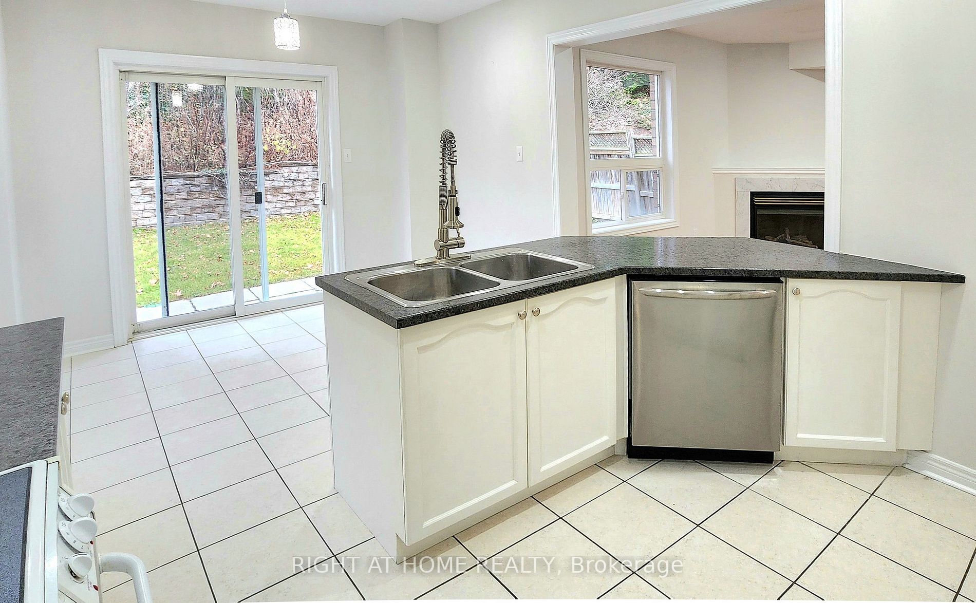 39 Bloom Cres