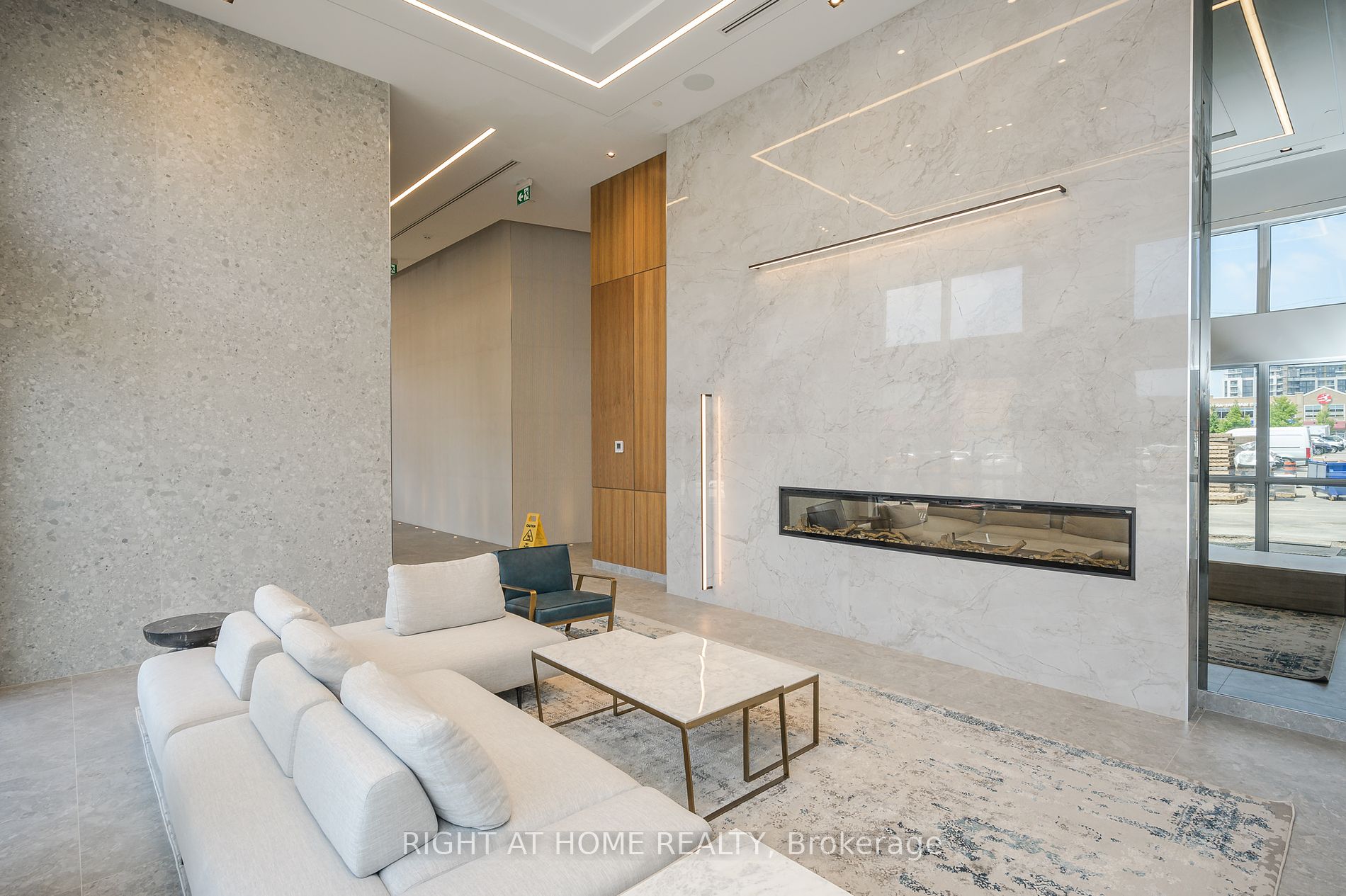 509 W Dundas St 605