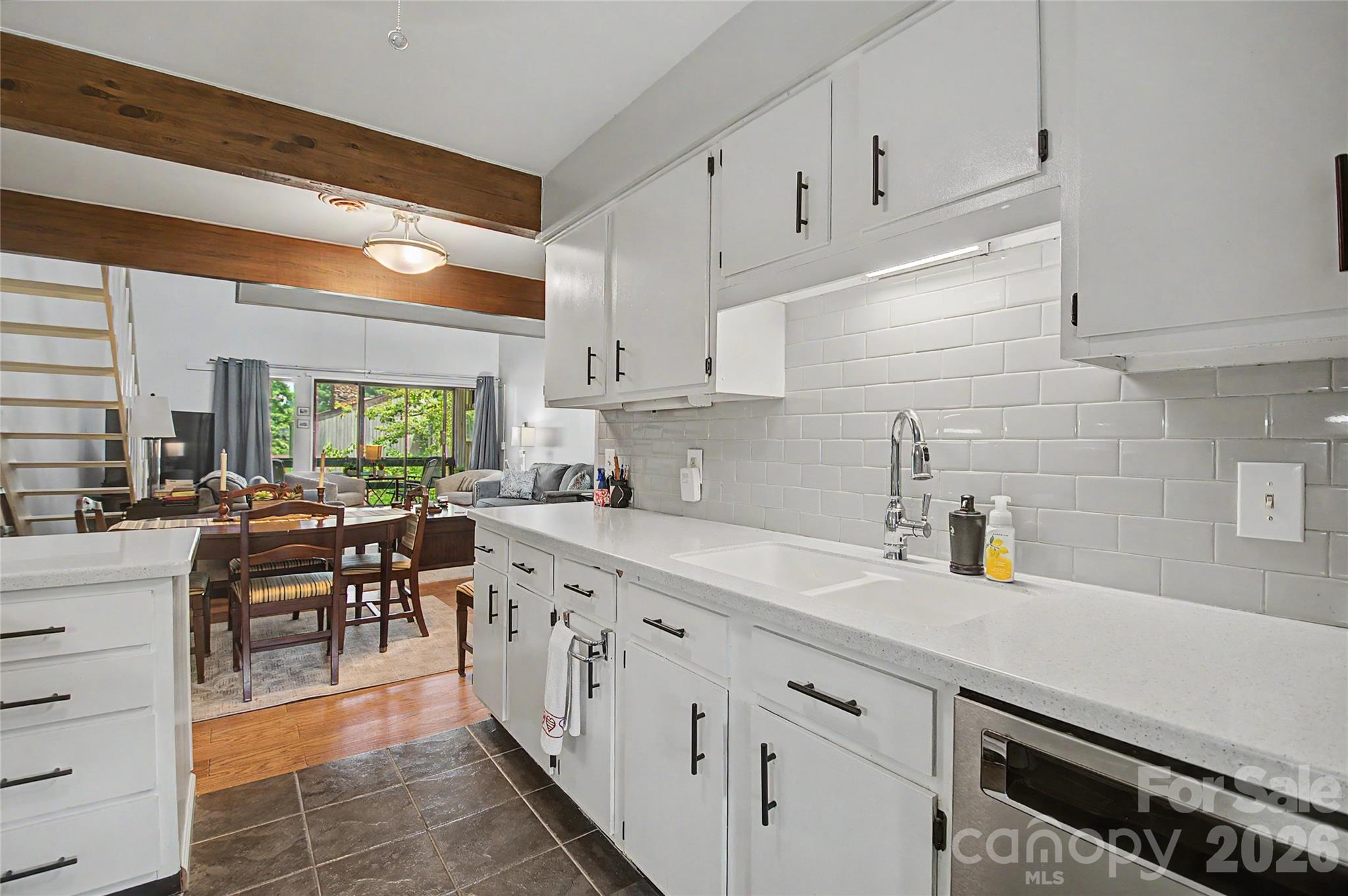 8 Lakemoor Lane 8