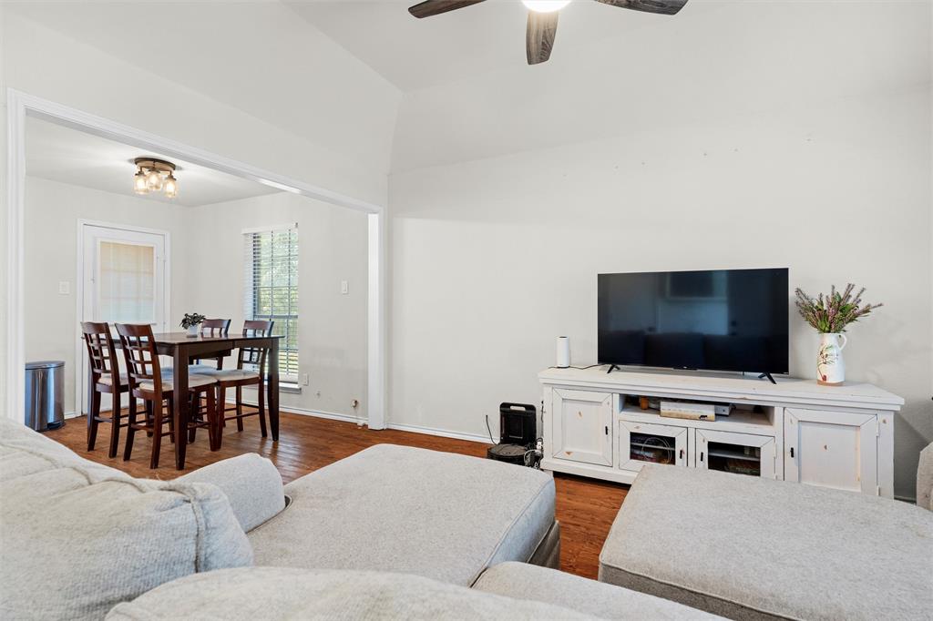 1517 Willow Wood Drive