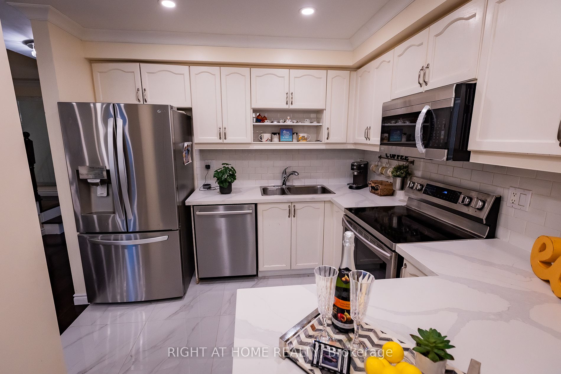 2077 Golden Orchard Tr