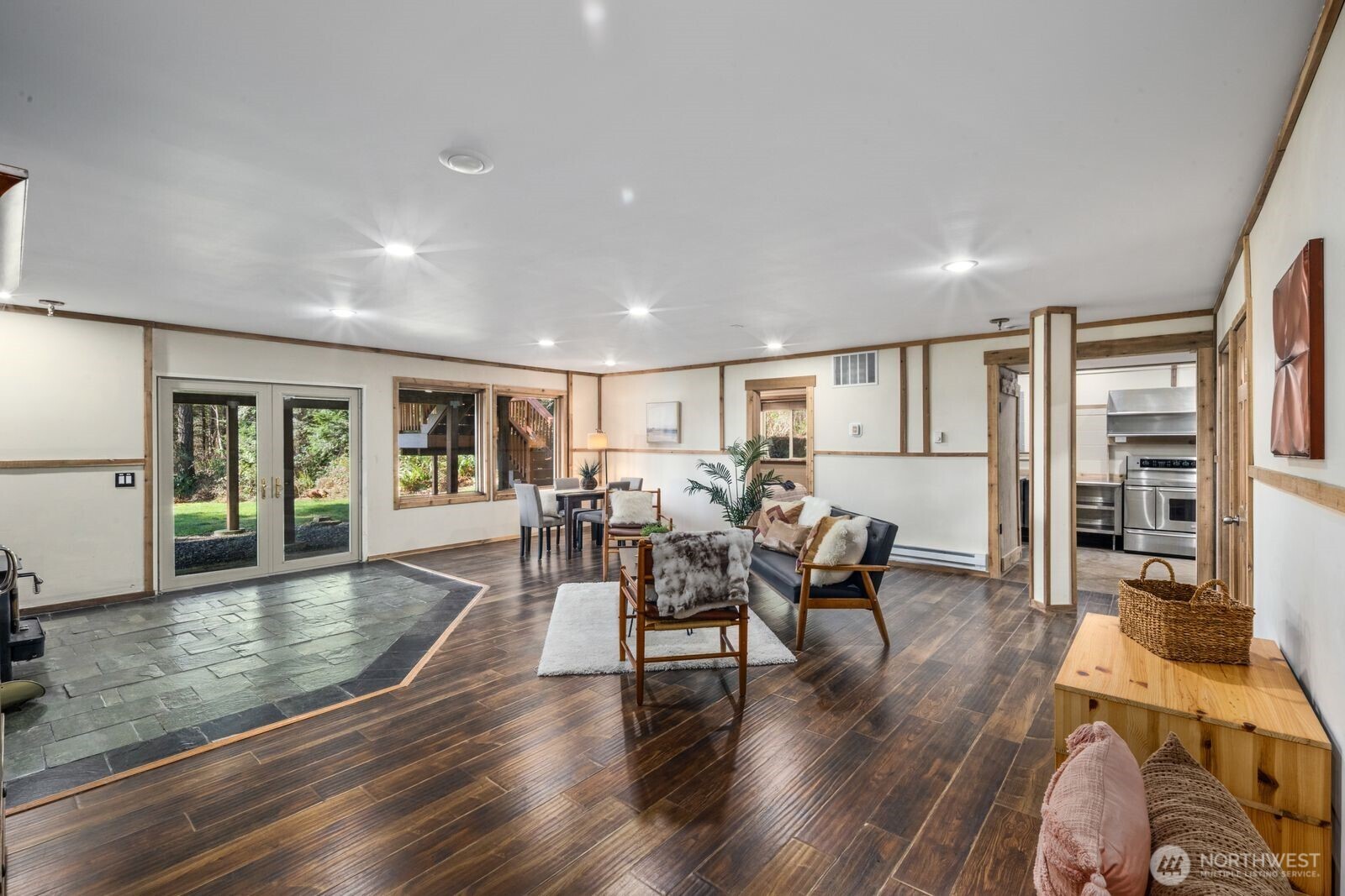 110 Groves Way