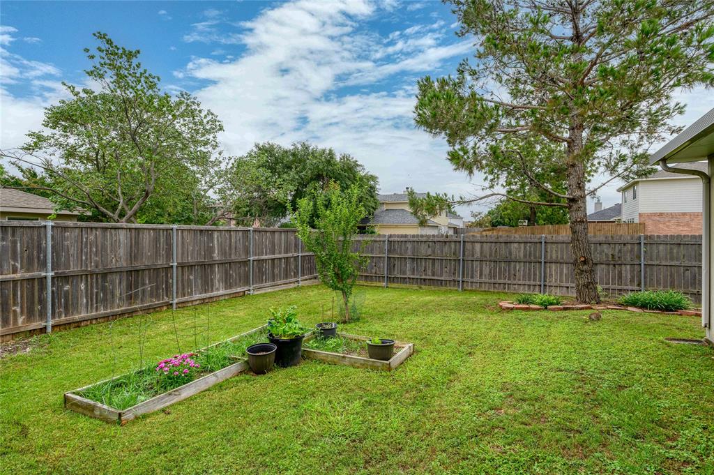 2900 Bluffs Court
