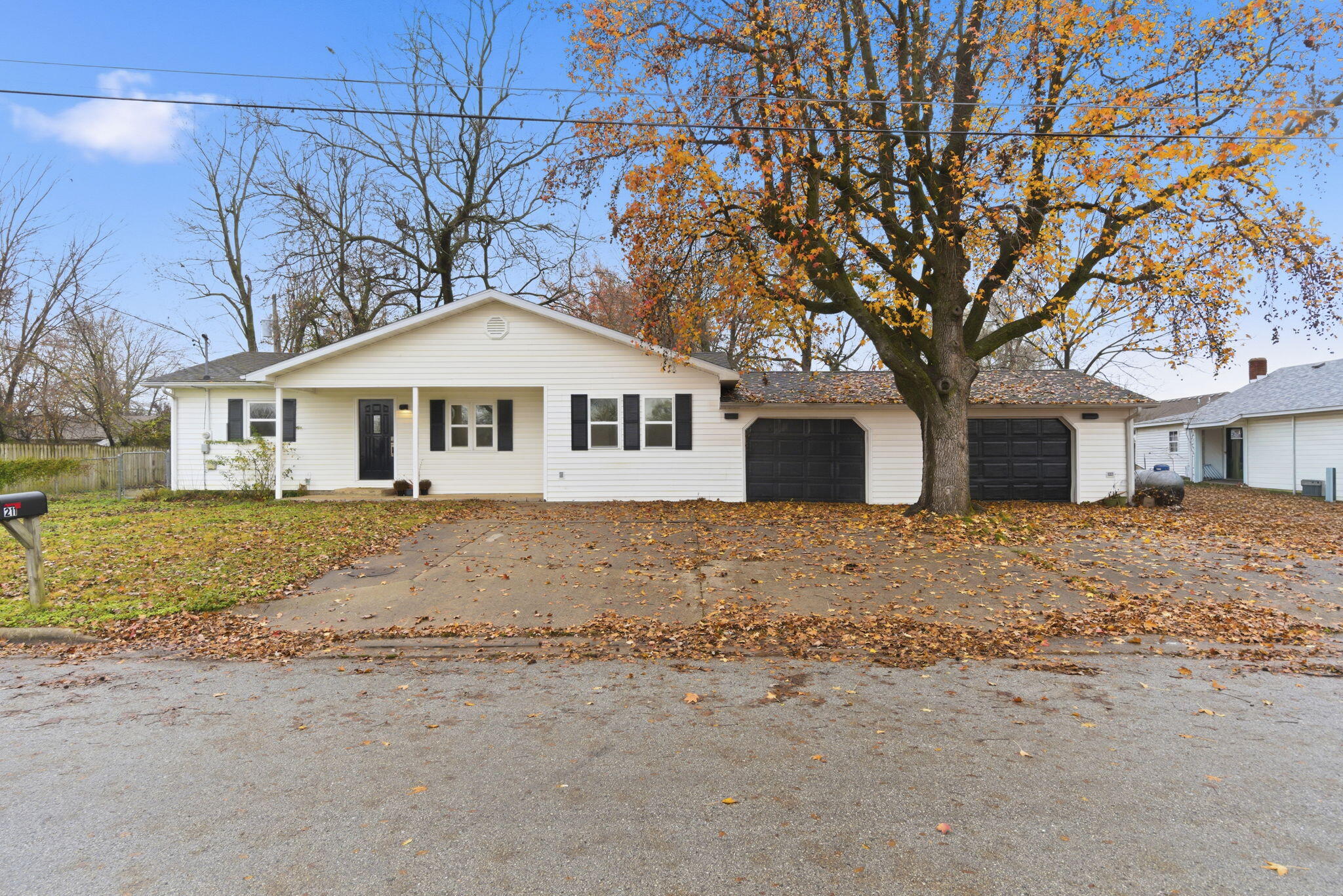 211 N Rechow Avenue