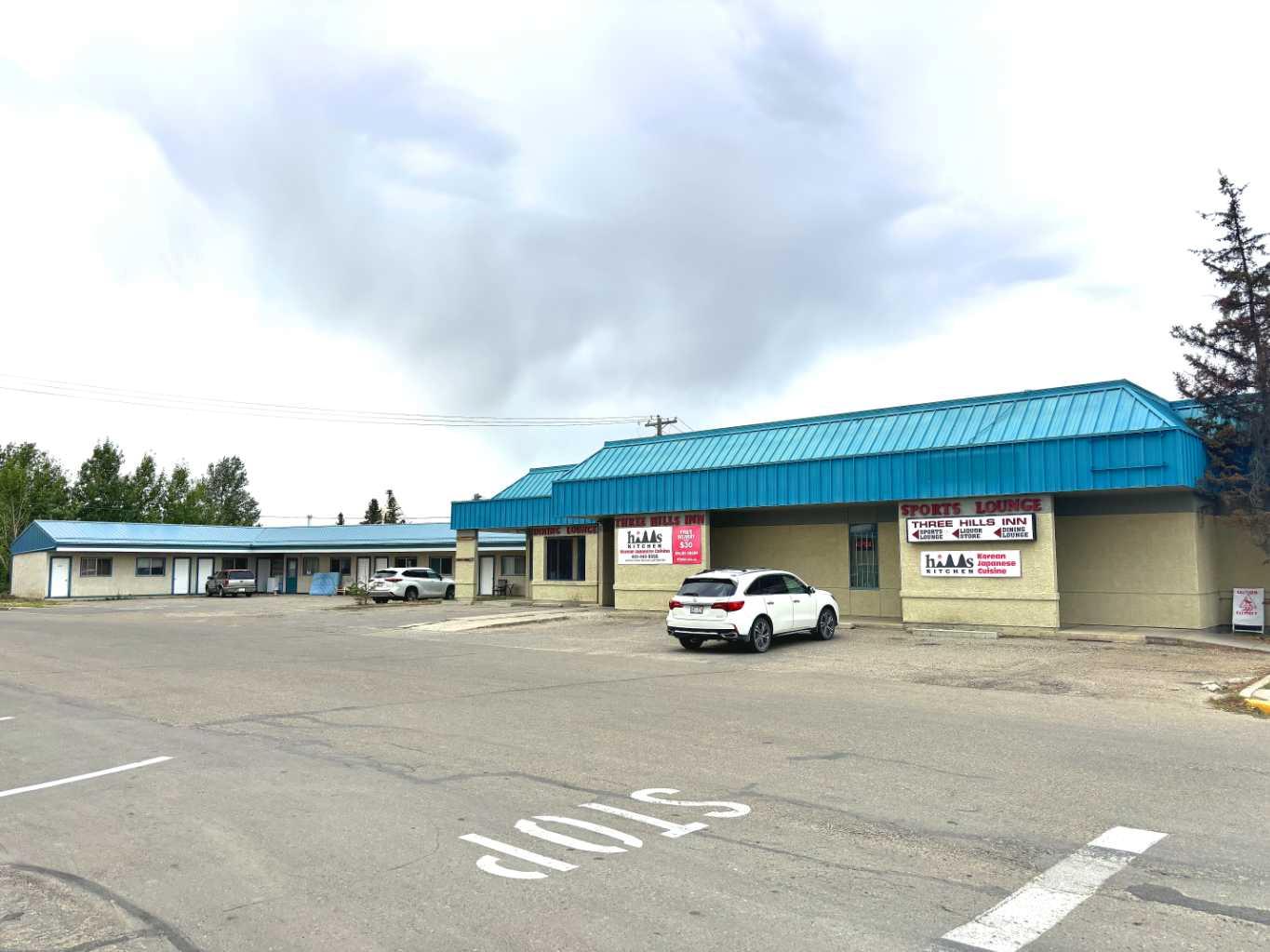-Motel rooms are lease to long term tenants of $850 per a month.-Room and roof of motel were renovated in 5 years ago.-Only Bar in town with 5 VLTs.-Liquor sales is $400,000 with 22~24% margin.-New owner can run the local popular restaurant business or lease it.-3,500 population with schools, hospital, grocery store, etc.-1.5 hours from Calgary, 2.5 hours from Edmonton.
