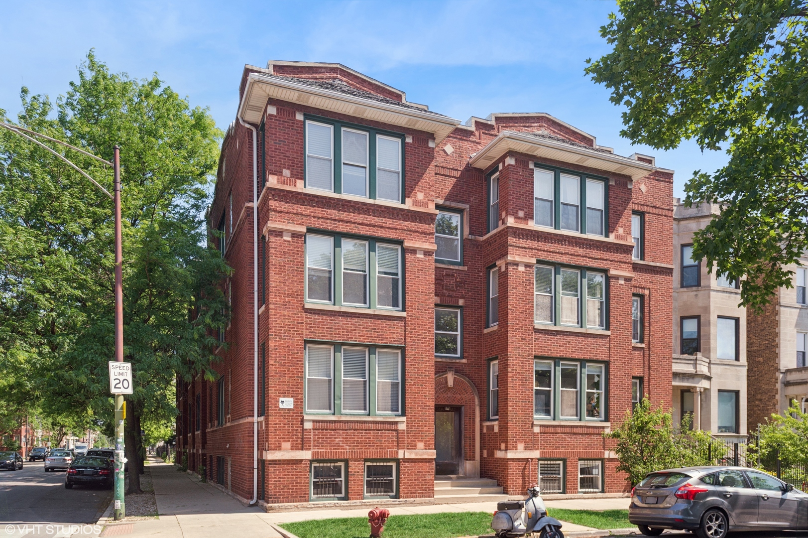 Prime Logan Square location. The open-concept living and dining areas flow into an inviting kitchen featuring granite countertops, stainless steel appliances, and 42" solid wood cabinets. Enjoy the convenience of in-unit laundry, a gas fireplace, generous storage, and a large private back deck.
