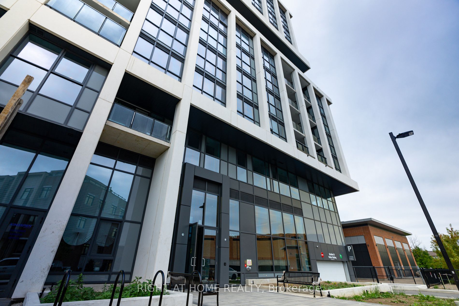 1063 Douglas Mccurdy Comm Circ