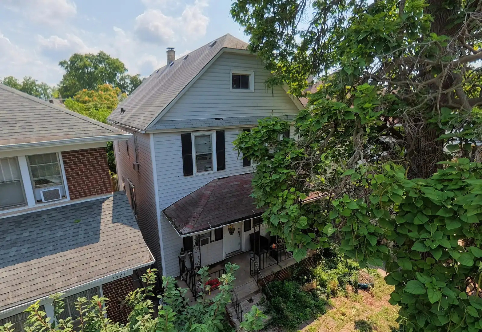 1323 Vincennes Avenue
