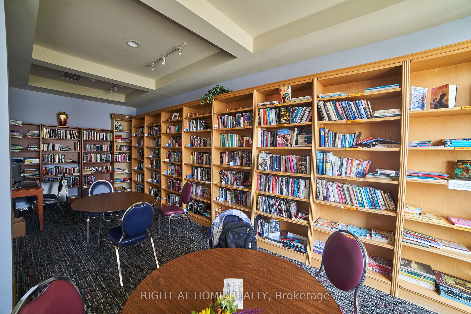 1700 E Eglinton Ave 609