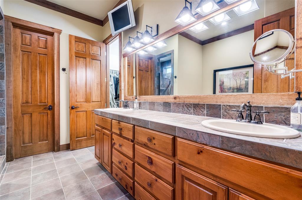 2403 Amberleaf Court