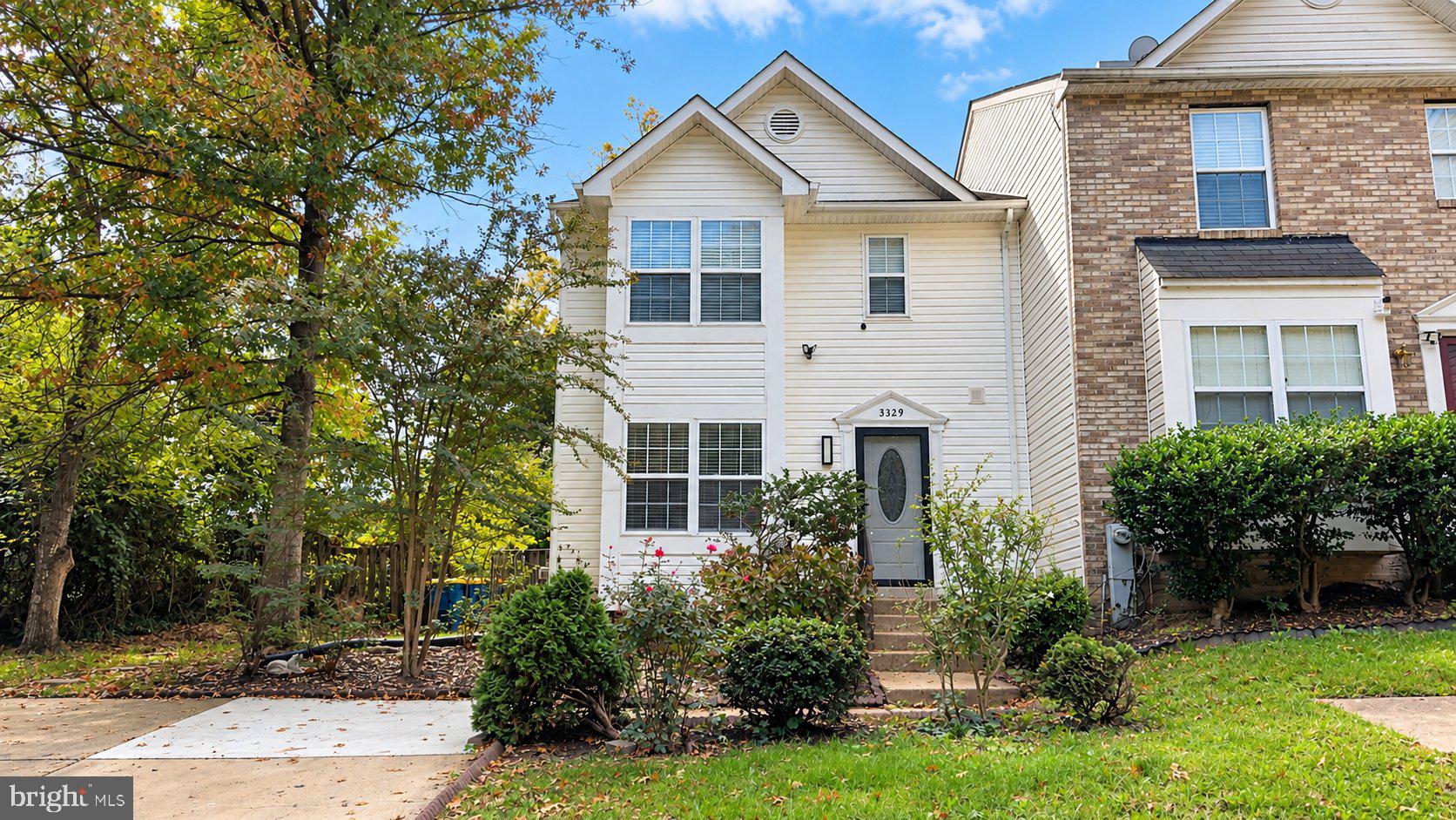 3329 E Glenreed Court