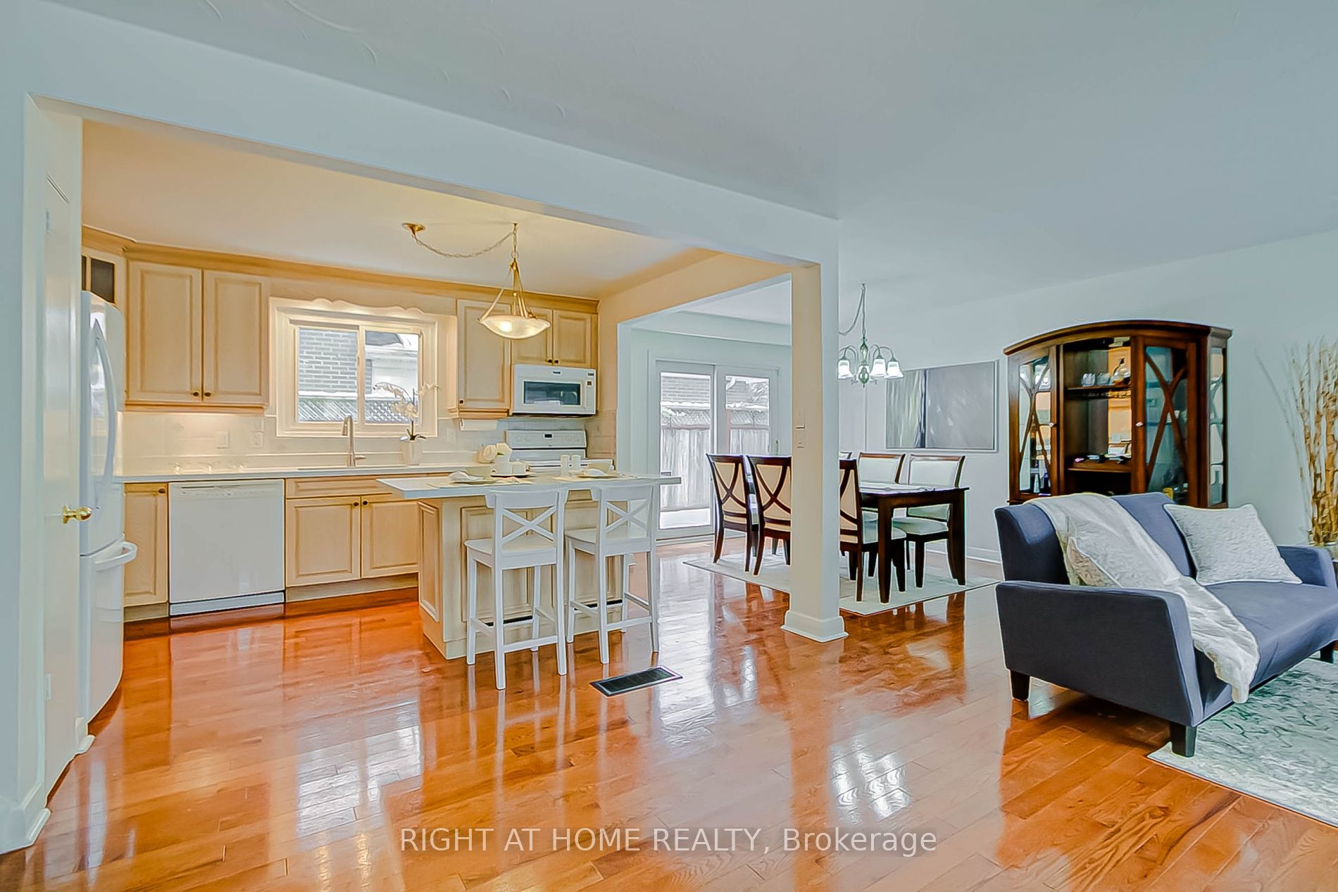 130 Cultra Sq