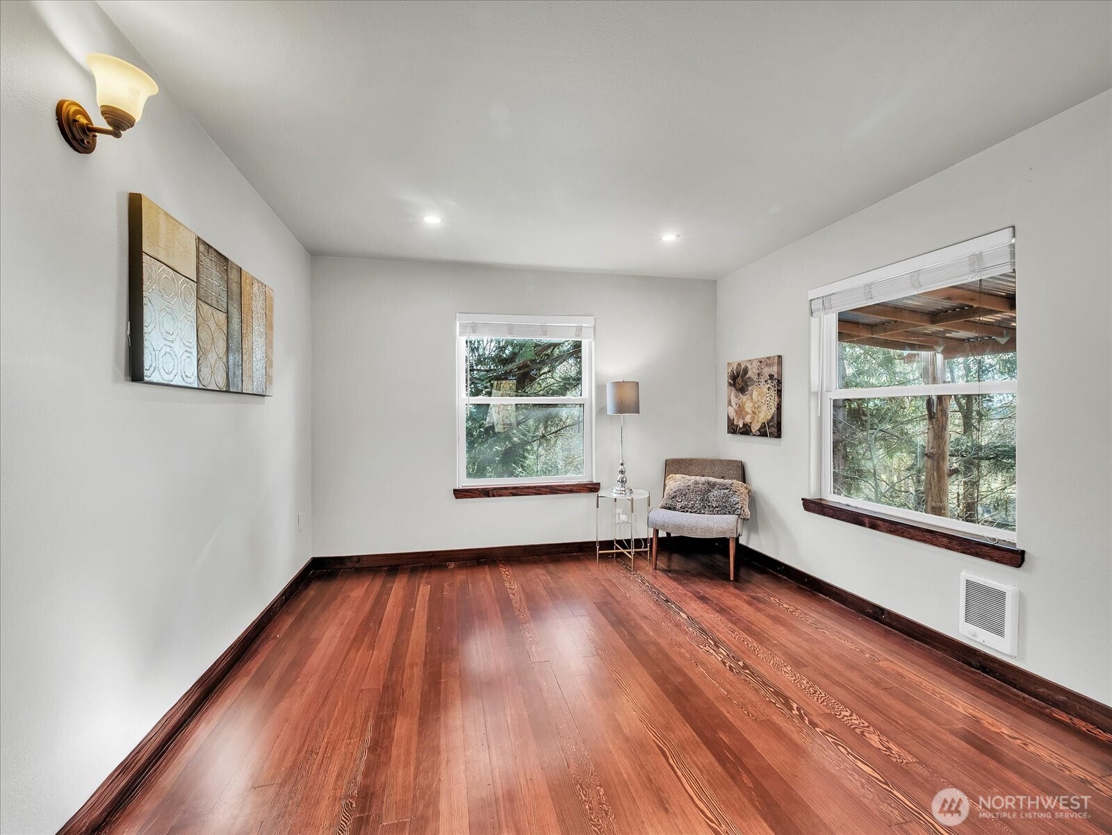 1819 Sunnyside Boulevard